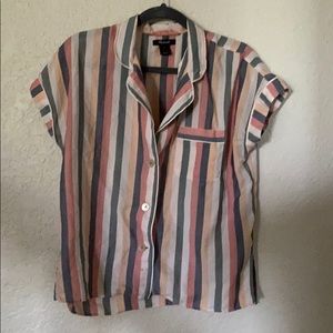 Short-sleeve striped shirt